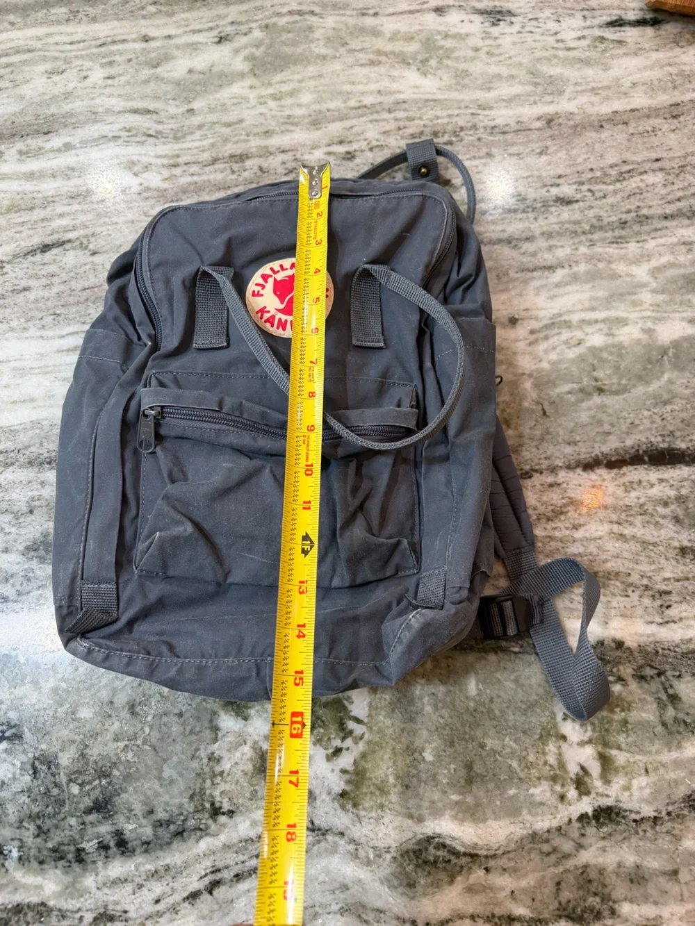 Fjallraven Kånken Backpack - Charcoal Gray with Red Logo